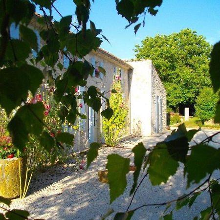 Chambres d'Hôtes Domaine Le Fragnaud Saint-Porchaire Exterior foto