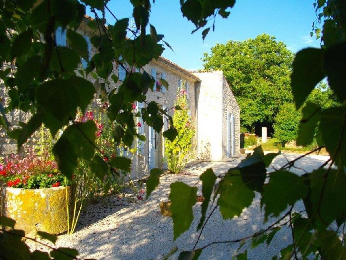 Chambres d'Hôtes Domaine Le Fragnaud Saint-Porchaire Exterior foto